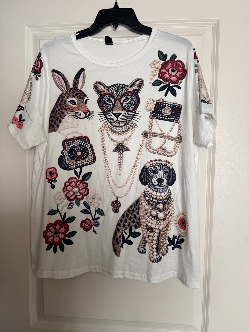 SHEIN White Short Sleeve Tee with Pearl-Embellished Animal & Floral Print